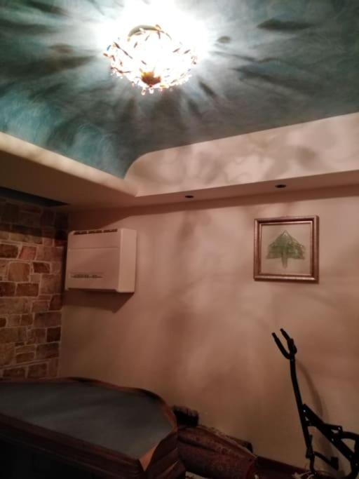 Apartment With A Garden, Bbq, Swimming Pool And Jacuzzi Dhráfi 外观 照片
