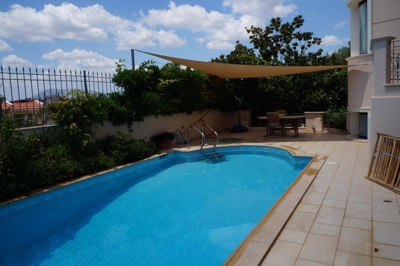 Apartment With A Garden, Bbq, Swimming Pool And Jacuzzi Dhráfi 外观 照片