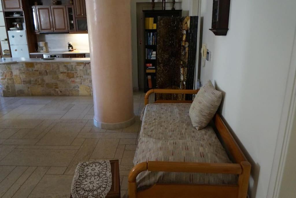 Apartment With A Garden, Bbq, Swimming Pool And Jacuzzi Dhráfi 外观 照片