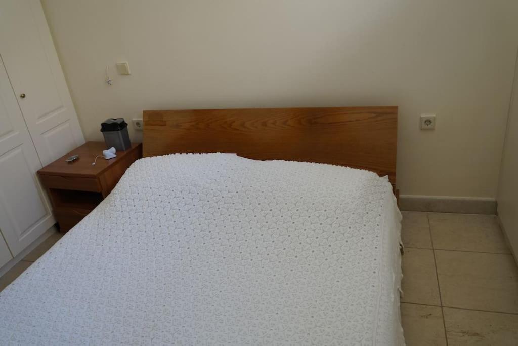 Apartment With A Garden, Bbq, Swimming Pool And Jacuzzi Dhráfi 外观 照片