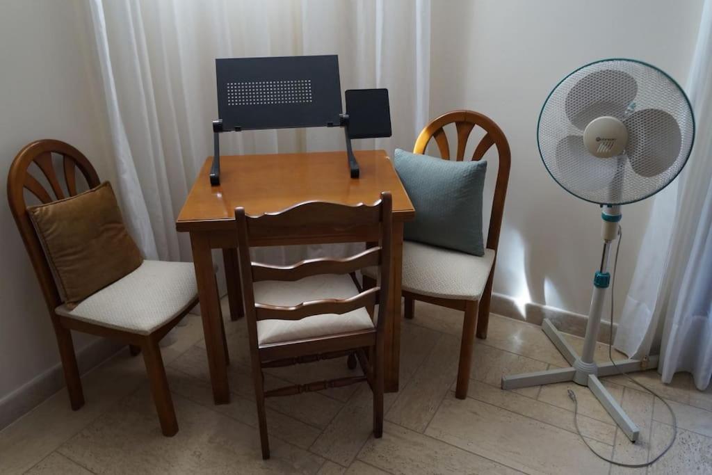 Apartment With A Garden, Bbq, Swimming Pool And Jacuzzi Dhráfi 外观 照片