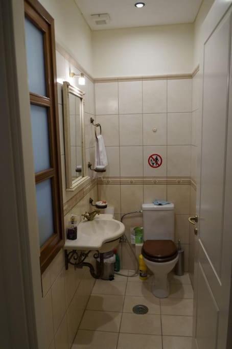Apartment With A Garden, Bbq, Swimming Pool And Jacuzzi Dhráfi 外观 照片