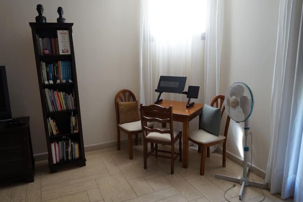Apartment With A Garden, Bbq, Swimming Pool And Jacuzzi Dhráfi 外观 照片