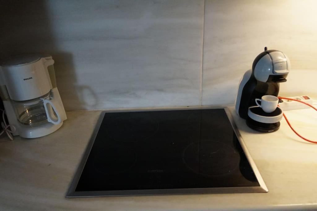 Apartment With A Garden, Bbq, Swimming Pool And Jacuzzi Dhráfi 外观 照片