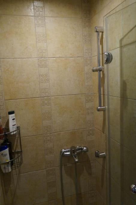 Apartment With A Garden, Bbq, Swimming Pool And Jacuzzi Dhráfi 外观 照片